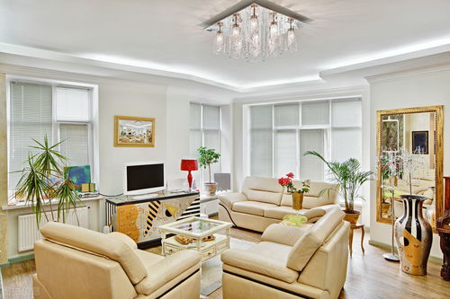 客廳吊頂裝修設計、燈具選擇與展覽服務指南